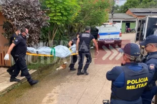 Jovem é encontrado com pernas quebradas e orelha cortada