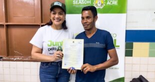 Realidade amazônica: homem de 48 anos viaja 5 dias de barco para obter sua certidão de nascimento