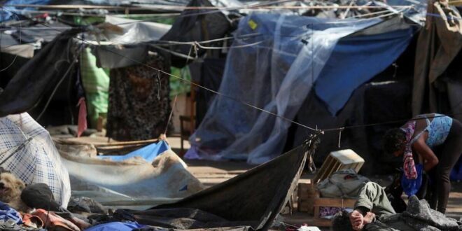 Prisão: Prefeitura de SP confina usuários da cracolândia com muro em volta da área