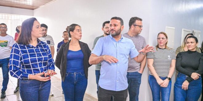 Governadora em exercício visita SEE e reforça compromisso com a qualificação dos servidores e o ensino
