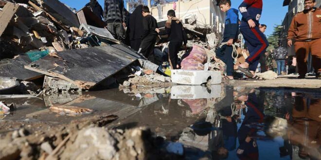 Exército de Israel destrói infraestrutura de esgoto de Gaza e vazamentos contaminam água potável