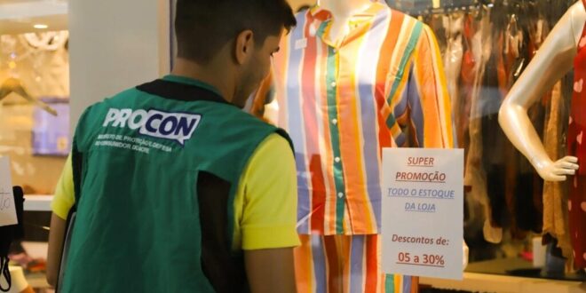 Procon realiza Operação Queima de Estoque para assegurar que as ofertas sigam as normas do CDC