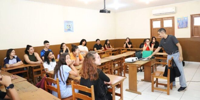 Centro de Línguas inicia rematrículas nesta quinta, 09