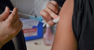 Ministério da Saúde autoriza o envio emergencial de 15 mil doses de vacinas contra a covid