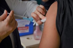 Ministério da Saúde autoriza o envio emergencial de 15 mil doses de vacinas contra a covid