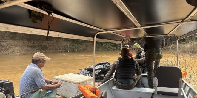 Patrulha fluvial soma 38 ações em menos de um mês no combate crimes ambientais