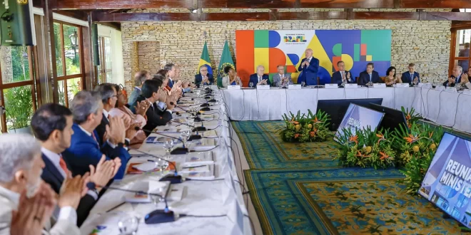 Prioridade do governo em 2025 é baratear os alimentos, diz Lula
