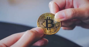 Controvérsia: Bolsonaro anuncia a criação de uma criptomoeda. Carluxo diz que perfil foi hackeado