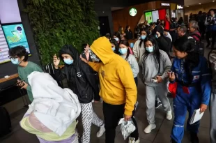 Algemas, chinelo e 9°C: Latinos relatam “caçada” de autoridades contra imigrantes nos EUA