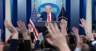 Trump culpa “diversidade” e acusa homem gay por acidente aéreo em Washington