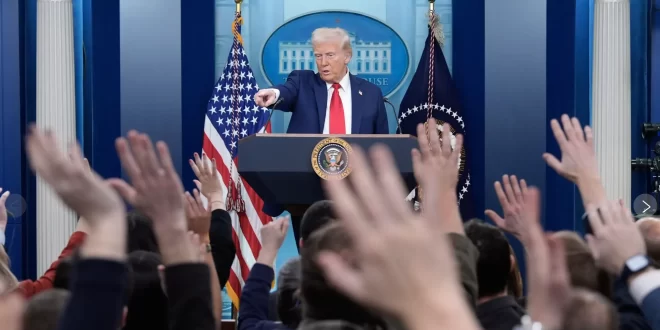 Trump culpa “diversidade” e acusa homem gay por acidente aéreo em Washington