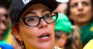 Carla Zambelli, uma das parlamentares barradas na posse de Trump, diz que brasileiros deportados dos EUA são "todos criminosos"