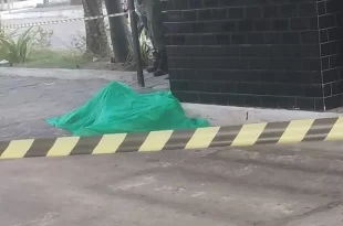 Morador de rua é morto com garfadas no pescoço