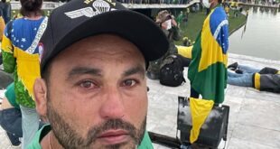 Léo Índio disse em mensagens que se sentia “abandonado” pelo clã Bolsonaro