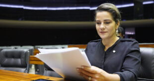 Mara Rocha reage contra político que quer se apropriar da "paternidade" de obra da ponte de Brasileia/Epitaciolândia
