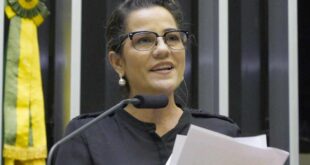 No dia mundial de luta contra a depressão Mara Rocha mostra seu trabalho para melhorar o atendimento a Rede de Saúde Mental