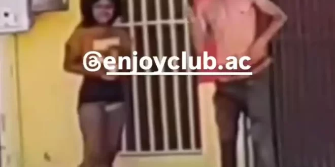 Moradores de rua fazem sexo em via pública à luz do dia