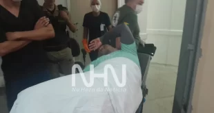 Jovem é baleado durante troca de tiros
