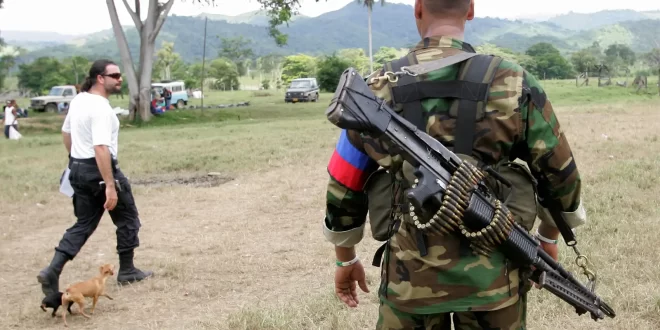 Violência dos confrontos entre grupos armados na Colômbia faz governo reforçar a segurança