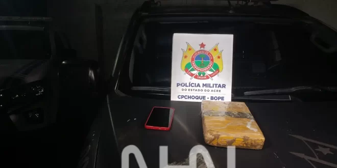 Polícia apreende 1 kg de maconha durante patrulhamento
