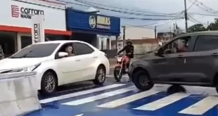Comandante do BPTran flagra motorista fazendo conversão proibida em faixa elevada: “Eu posso, sou policial”