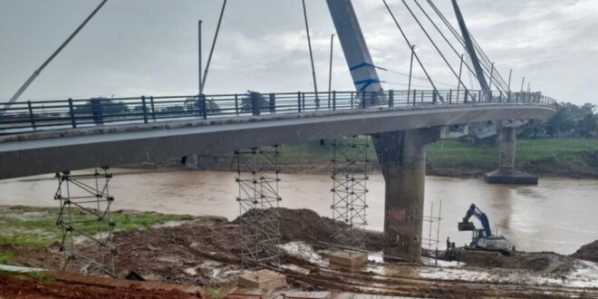 Obras de recuperação da Passarela Joaquim Macedo seguem aceleradas
