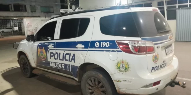 Reage a assalto e é ferido com facada no peito durante fuga