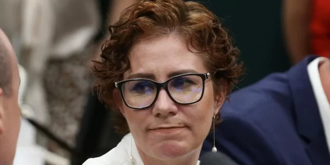 TRE-SP tem outros 8 deputados na mira de cassação pós Zambelli por divulgação de Fake News