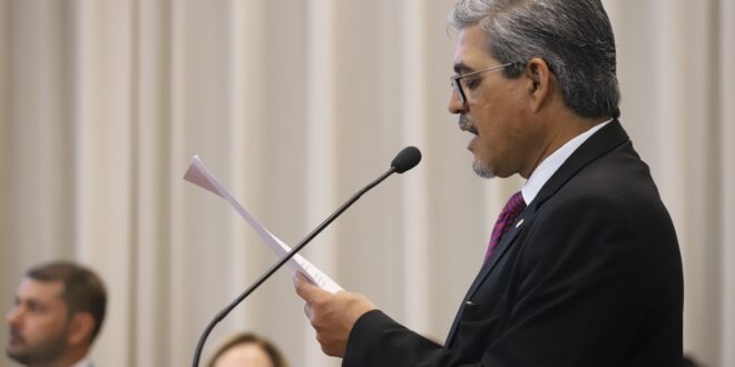 Retorno da Aleac: Edvaldo Magalhães diz que oposição é ‘construtora de soluções’ e lembra desafios na Educação e Saúde
