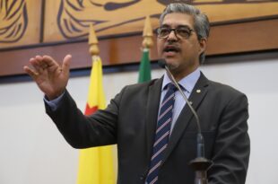 Edvaldo Magalhães apresenta projeto de decreto legislativo para sustar videoaula do edital de concurso da Educação
