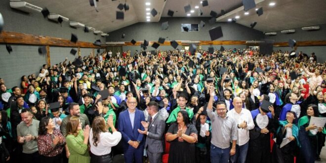 315 jovens se formam em cursos técnicos do Ieptec