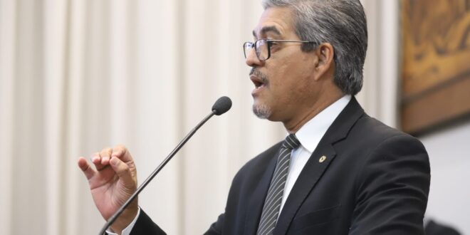 Edvaldo diz que Gladson antecipa debate sobre 2026 e não poupa nem a mãe do senador Alan Rick
