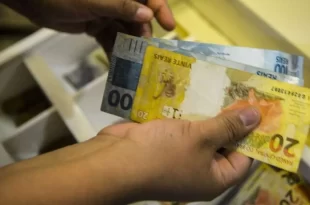 Novo salário mínimo de R$ 1.518 entra em vigor neste sábado, 01