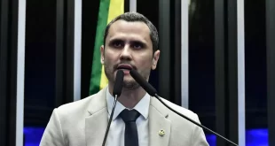 Oposição ao governo não pode se confundir com oposição ao povo, diz senador Cleitinho