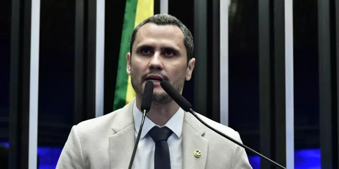 Oposição ao governo não pode se confundir com oposição ao povo, diz senador Cleitinho