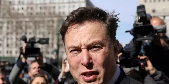 Elon Musk acusa Zelensky de matar jornalista estadunidense e intensifica tensão sobre a guerra na Ucrânia