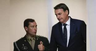 É assim que funciona: Cid diz que Bolsonaro ficou milionário enquanto ele perdeu tudo