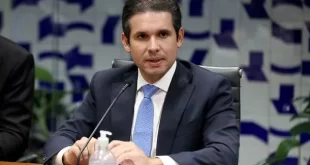 Hugo Motta rejeita impeachment de Lula