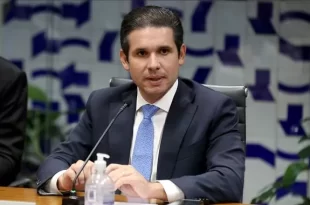 Hugo Motta rejeita impeachment de Lula