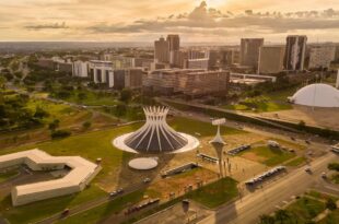 Homens desafiam a lei em busca de prazer homossexual à luz do dia em Brasília