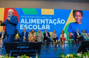 Lula detona governo Bolsonaro: “Construir leva décadas, destruir basta um aloprado”