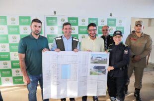 Convidado por Gladson, Nicolau Jr prestigia ato que autoriza construção de casas e outras obras na Cidade do Povo