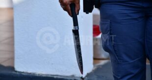 Chocante. Homem mata mulher com 36 facadas e manda foto para o filho adolescente