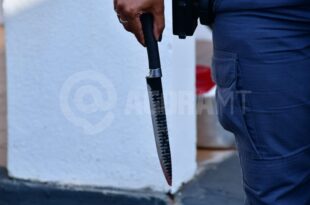 Chocante. Homem mata mulher com 36 facadas e manda foto para o filho adolescente
