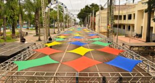 Com ruas interditadas pela montagem da estrutura do Carnaval RBTrans orienta para vias alternativas
