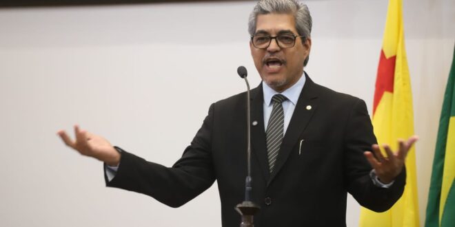 Edvaldo Magalhães defende estruturação de carreira com progressão vertical e horizontal para a Polícia Militar e Corpo de Bombeiros