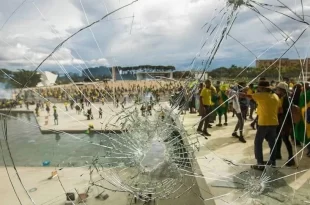 Bolsonaro evocaria o artigo 142 e se valeria das Forças Armadas para anular eleição e se firmar como ditador