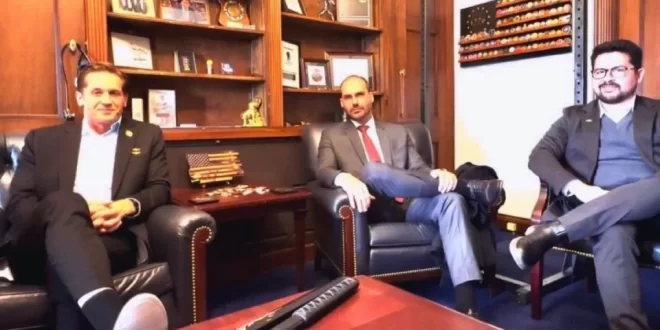 Eduardo Bolsonaro é acionado no Conselho de Ética por conspirar contra o Brasil e pode perder mandato