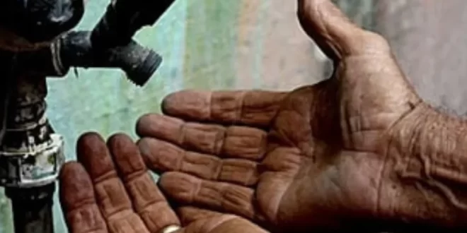 Em meio a calor extremo no RJ, concessionária privatizada corta água de 37 bairros