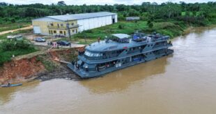 Navio-hospital inicia atendimentos com meta de beneficiar 10 mil pessoas no Juruá